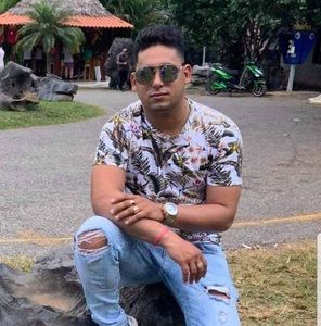 Meet your Posher, Jorge máximo